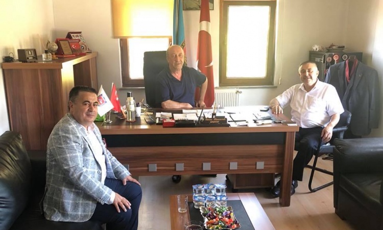  Esnaf ve Sanatkarlar Odalar birliği başkanımız Sinan Amasralı’yı Bartın Belediyesi Başkan Yardımcısı Hüseyin Taner Çetin ile birlikte makamında ziyaret 