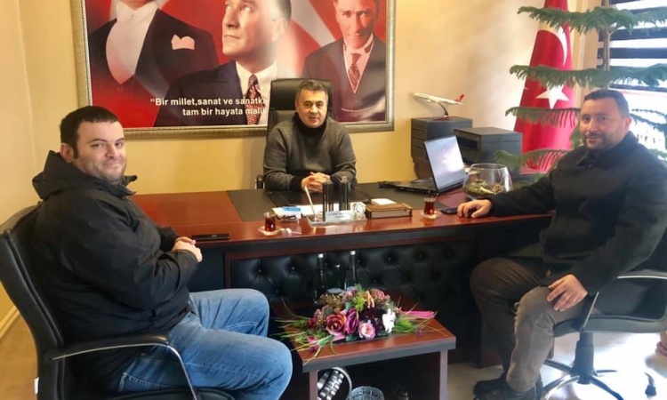 Ak Parti İl genel meclisi aday adayı ve odamız üyesi Giray Gülsoy ve Ünallar Lastik firması sahibi Murat Ünal odamızı ziyaret etti. 