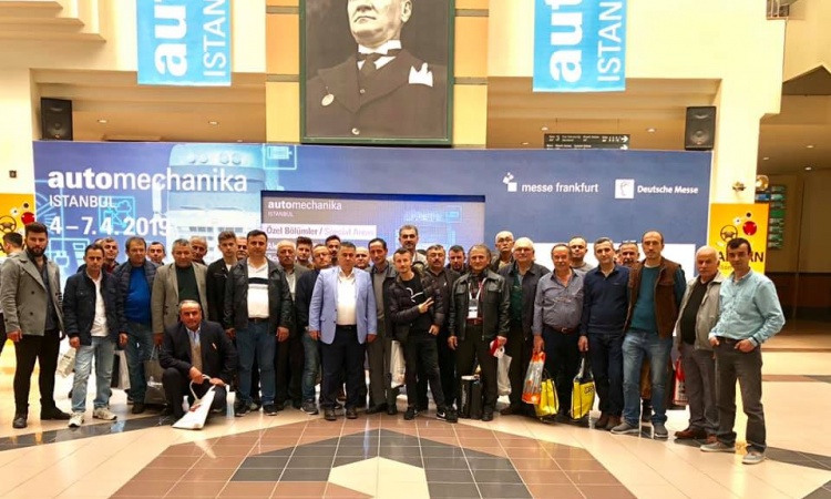 Üyelerimiz Tüyap Fuar ve Kongre Merkezinde düzenlenen dünyanın 3.büyük otomotiv endüstri fuarı Aıtomechanica İstanbul;13.Uluslararası Otomotiv Üretim, Dağıtım ve Tamir fuarını ziyaret etti. 