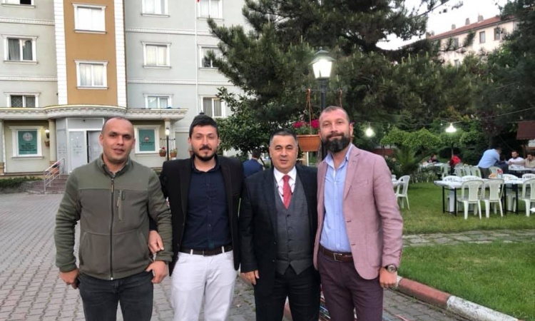       Başkan Akdeniz odamız üyeleri Sistem Enerji firması sahipleri sayın Muhammet Kızılayoğlu ve Ersin Arslanoğlu’nun düzenlediği iftar yemeğine katıldı. 