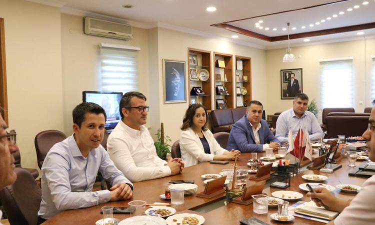 Ticaret ve Sanayi odasında gerçekleşen sanayi ve çevre alt yapısı proje istişare toplantısına odamız başkanı Yılmaz Akdeniz'de katıldılar. 