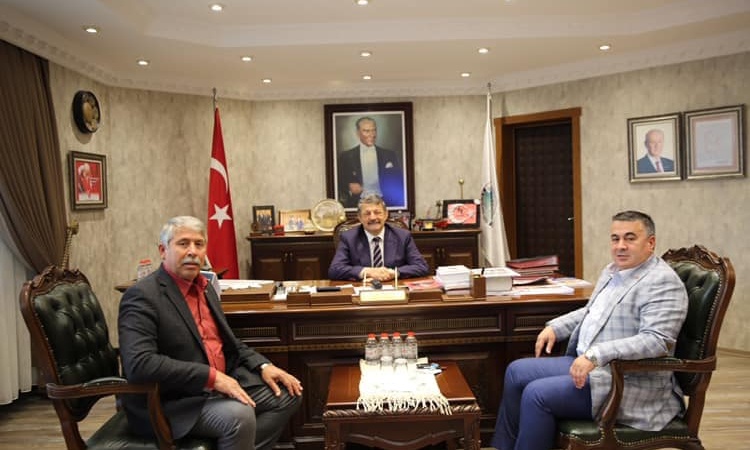 Başkan Yılmaz Akdeniz Bartın Belediye Başkanı Sayın Cemal Akın’ı  ziyaret etti.  