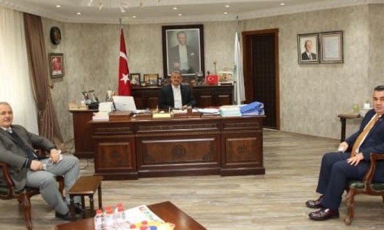 Başkanımız Bartın Defterdarı Sayın Muhammed Osman Şener ile birlikte Belediye Başkanımız sayın Cemal Akın’ı ziyaret etti. 