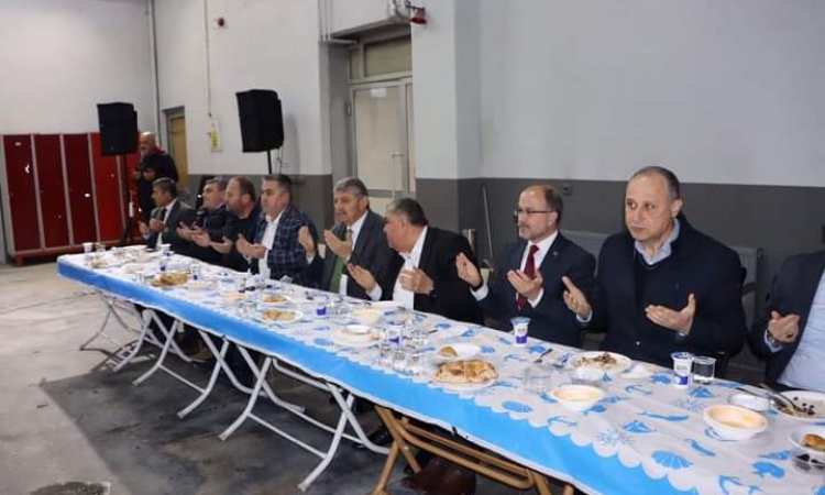 Bartın Belediyesi'nden Sanayi Sitesi esnafına iftar 