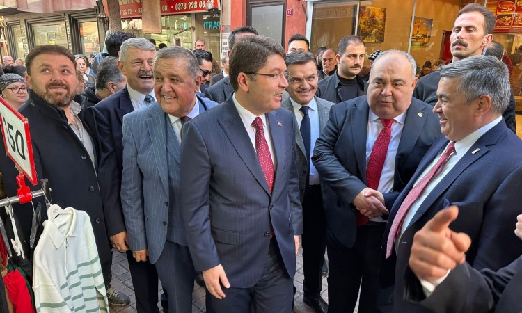 Başkanımız Akdeniz Adalet Bakanımız Yılmaz Tunç’un esnaf gezisine eşlik etti 
